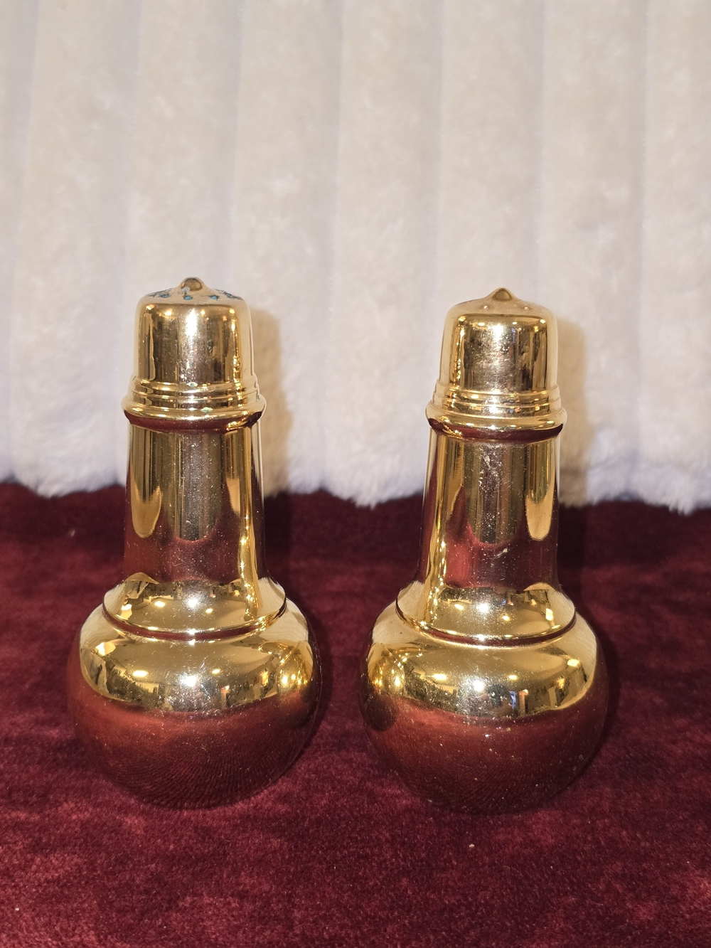 Vintage International Silver Co Gold Tone Salt & Pepper Shakers Set 4" - AS IS